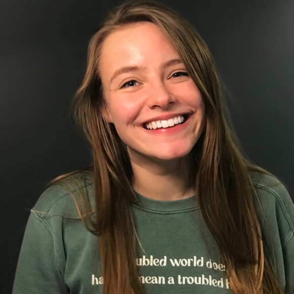 Meet your Posher, Olivia - Picture 5 of 8